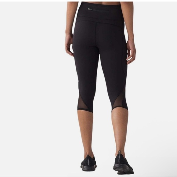 Lululemon Run Inspire Crop II Black Mesh Panel Leggings Size 4 - Picture 4 of 4